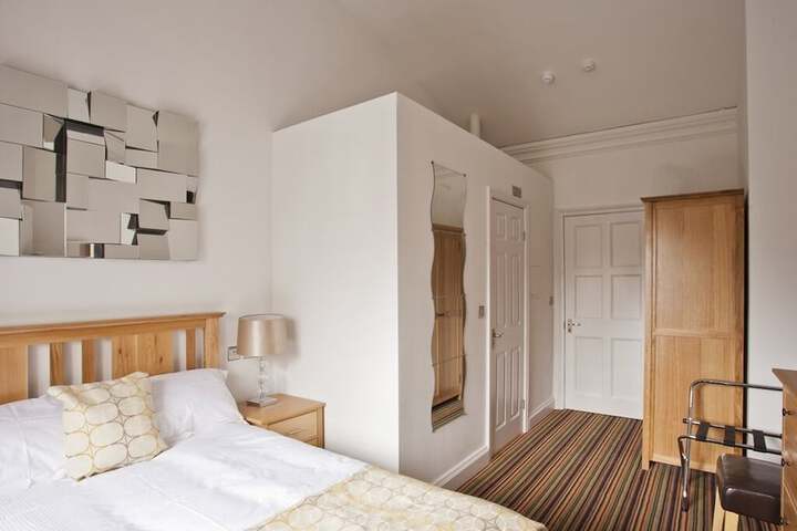 Room 13 of 39