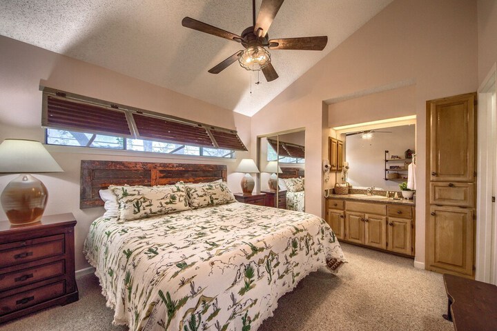 Room 4 of 43