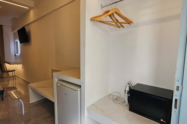 Room 16 of 114