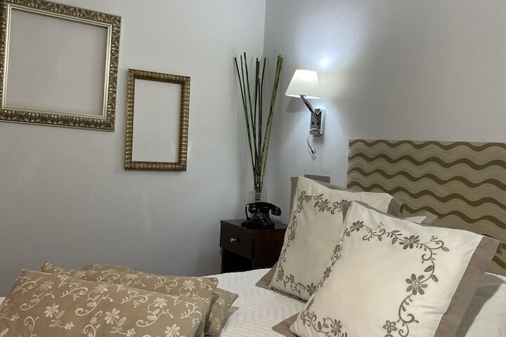 Room 16 of 90