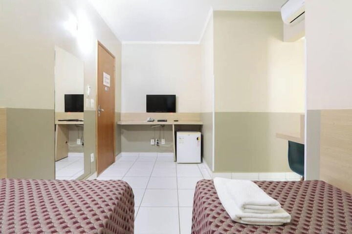 Room 25 of 43