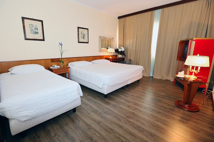 Room 4 of 50