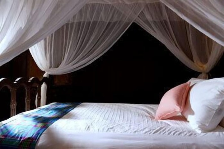 Room 10 of 48