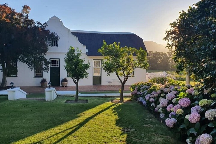 Hotel Exterior 28 of 29