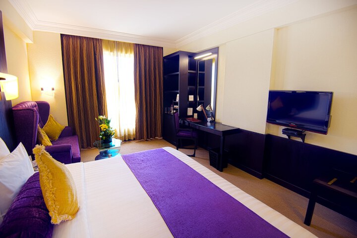 Room 21 of 83