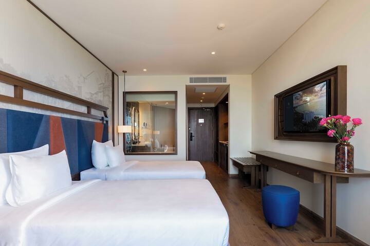 Room 16 of 73