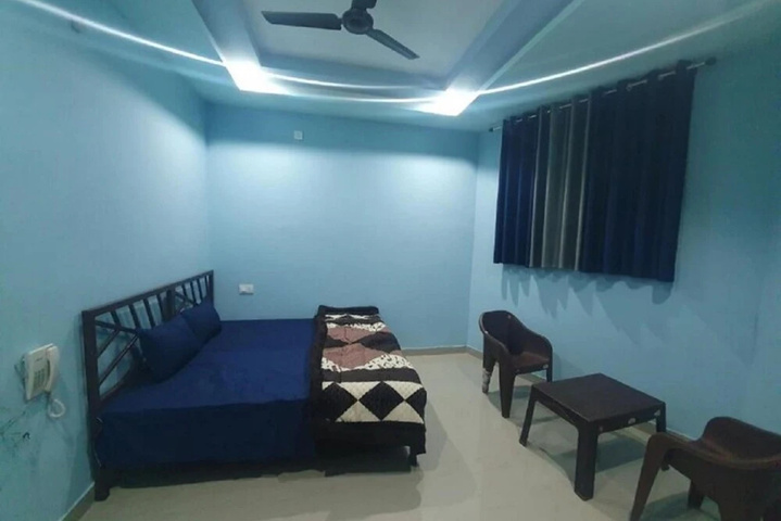 Room 2 of 7