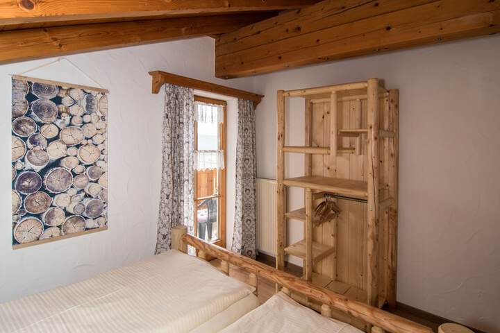 Room 6 of 120