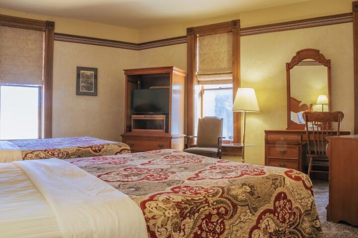 Room 33 of 150