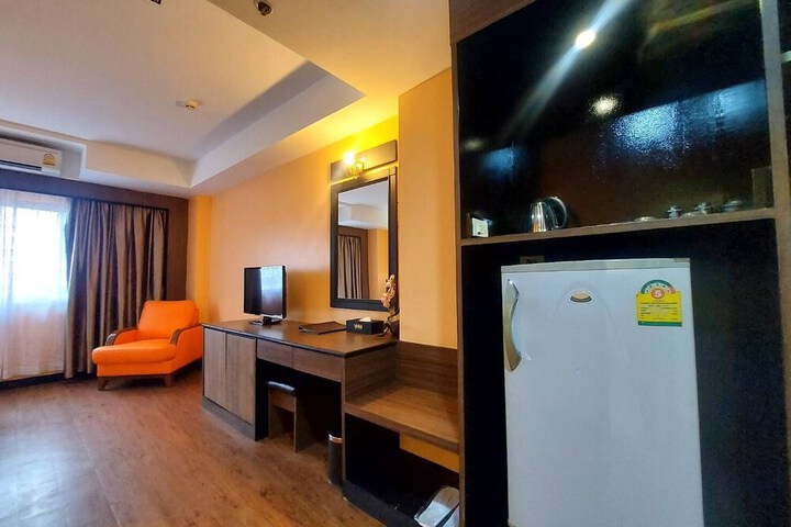 Room 3 of 32
