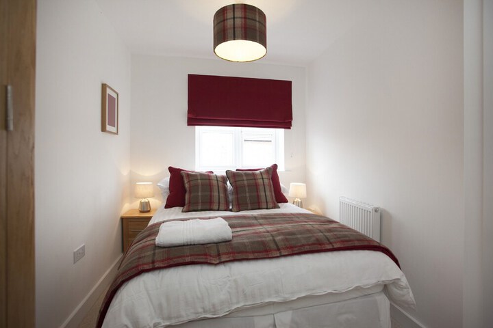 Room 4 of 19