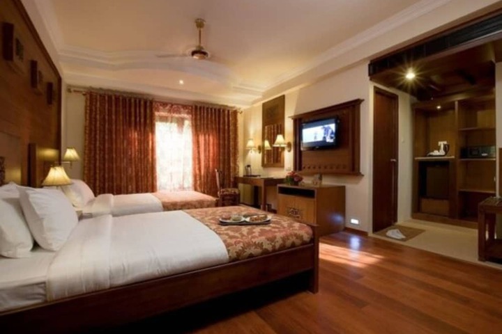 Room 4 of 32