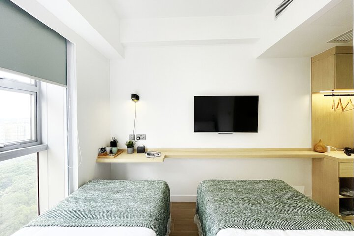 Room 6 of 34