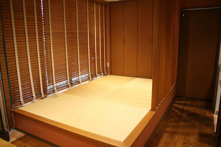Room 5 of 23
