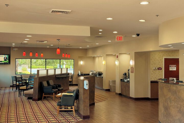 Entrance & Lobby