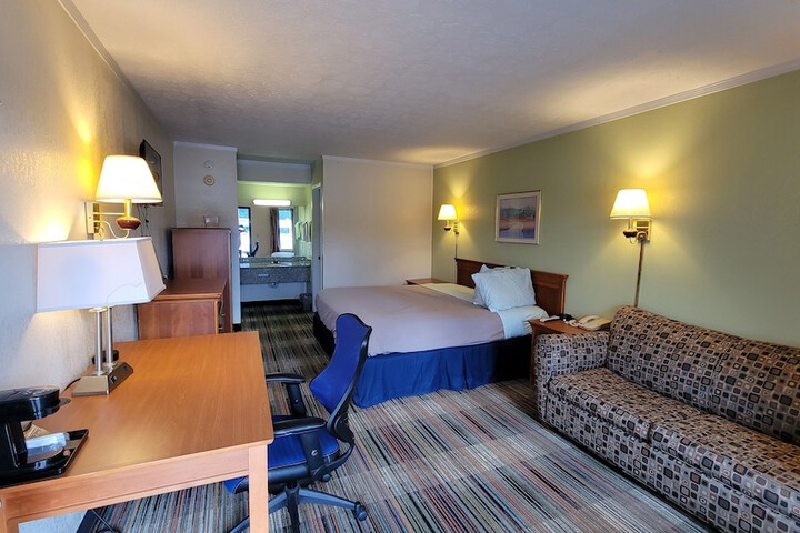 Room 5 of 15