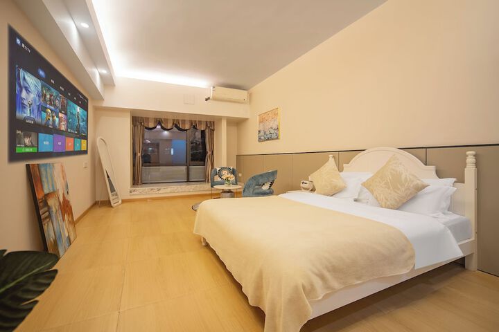 Room 16 of 82