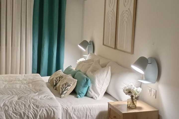 Room 2 of 6