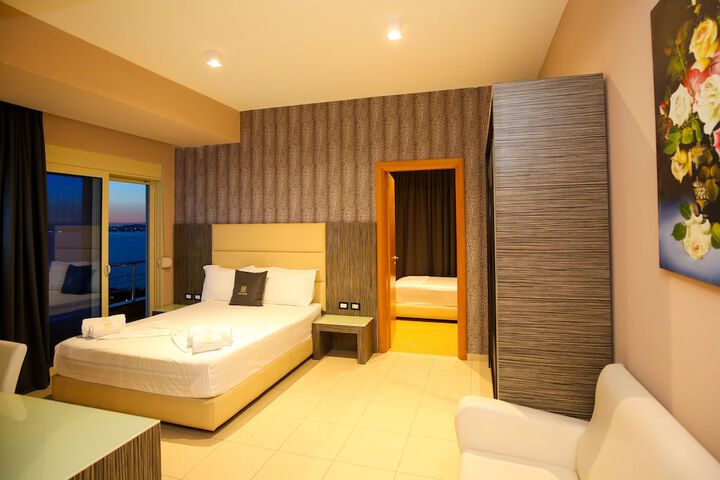Room 70 of 218