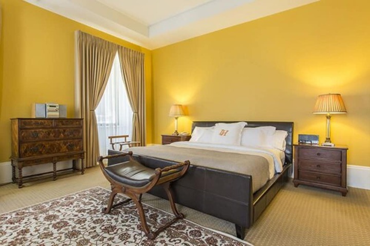 Room 43 of 72
