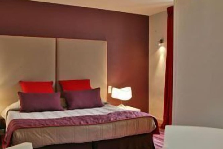 Room 6 of 34