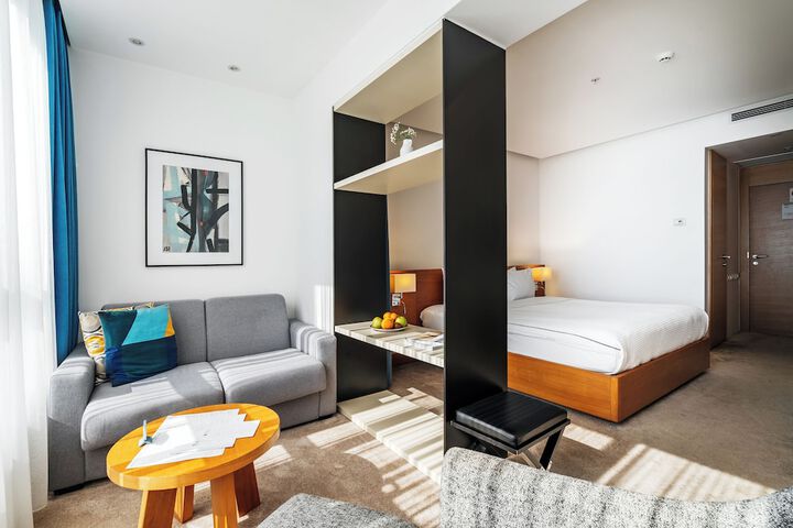 Room 37 of 150
