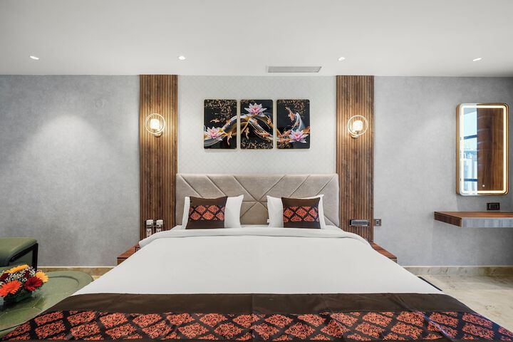 Room 13 of 31