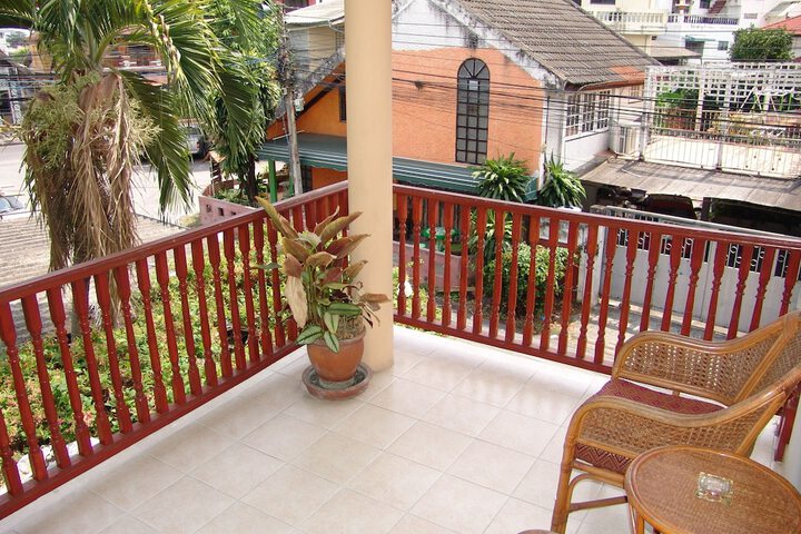 Room 4 of 50