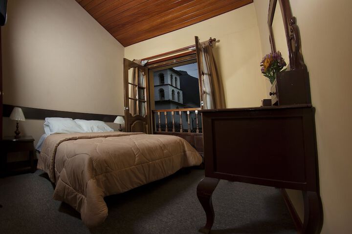 Room 10 of 35