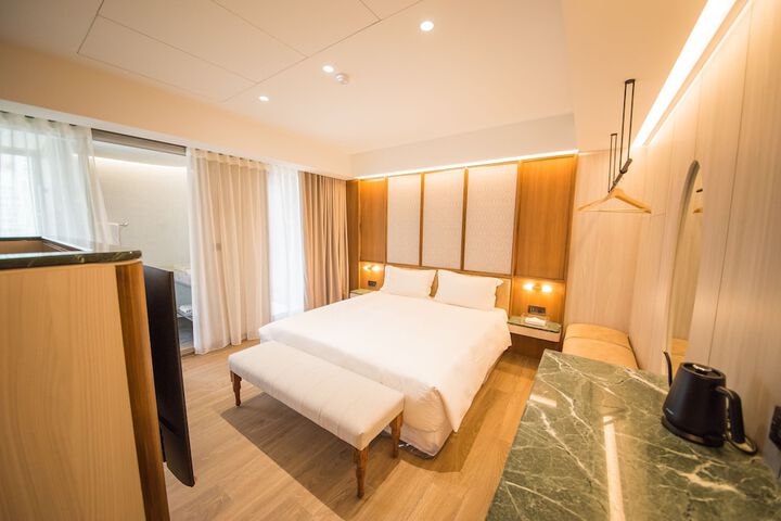 Room 103 of 243