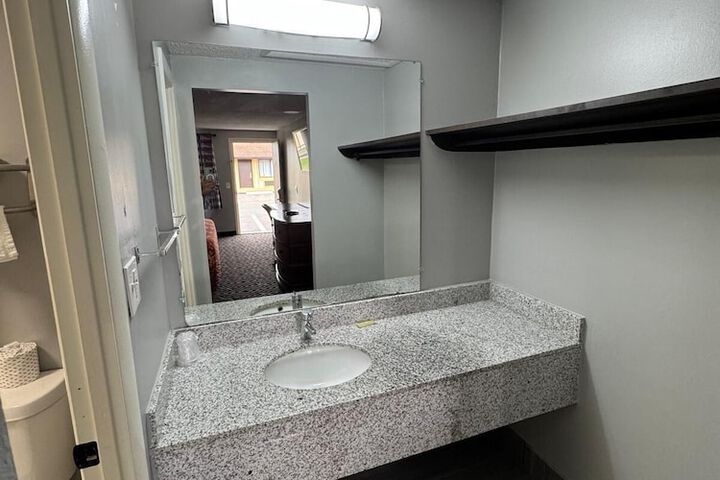Room 14 of 21