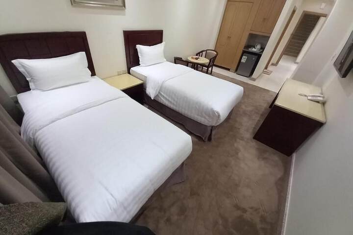 Room 9 of 24