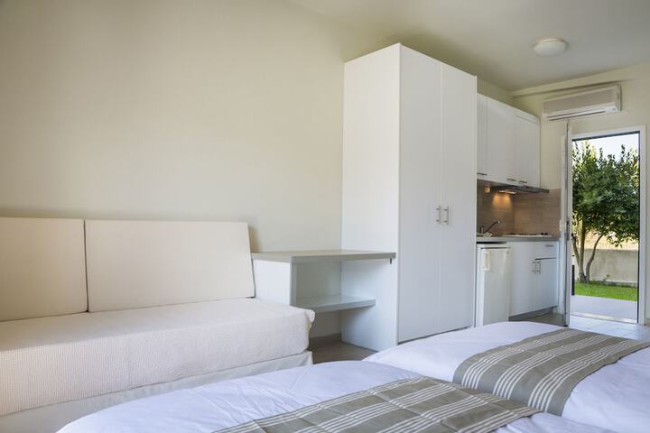 Room 6 of 44