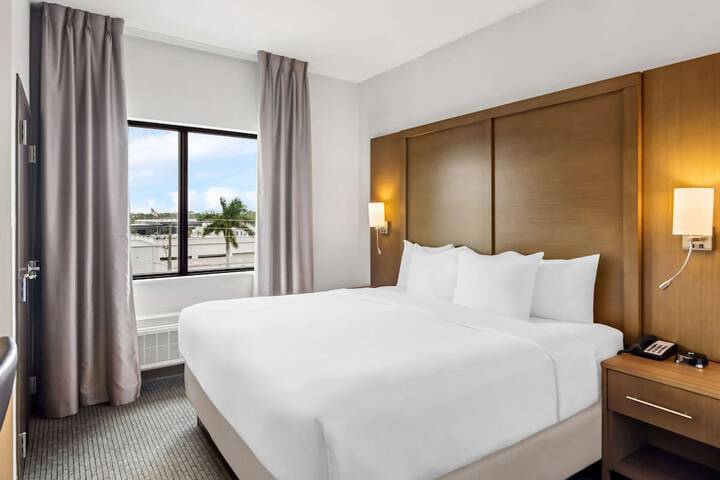 1 King Bed Suite (2 of 10)