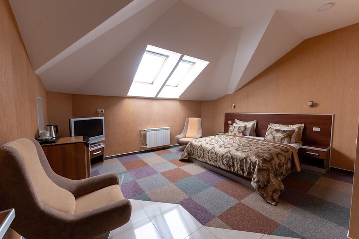 Room 9 of 53