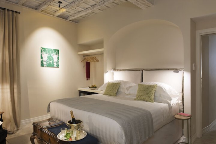 Room 3 of 51