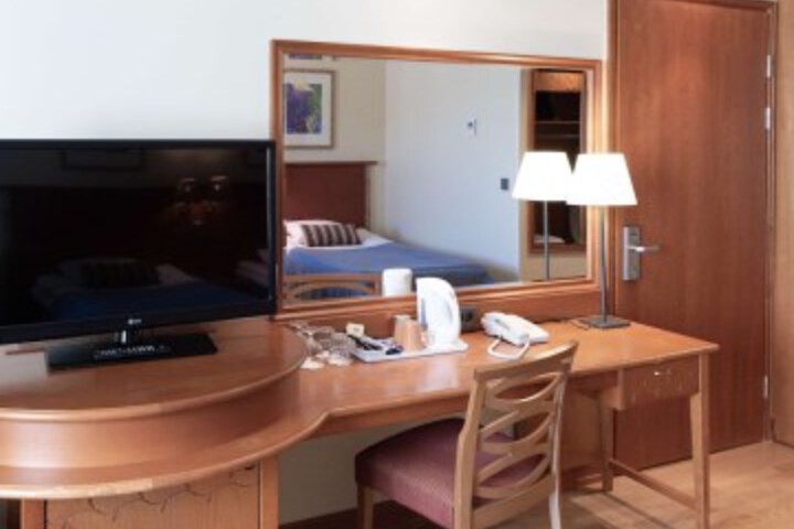 Room 25 of 119