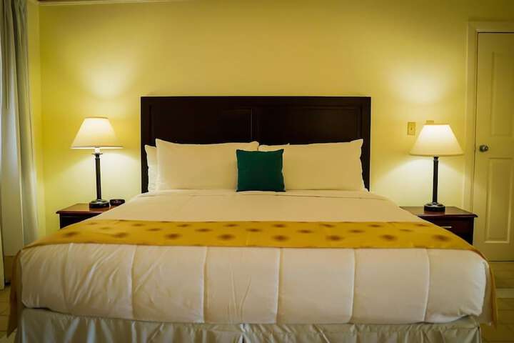 Room 4 of 35