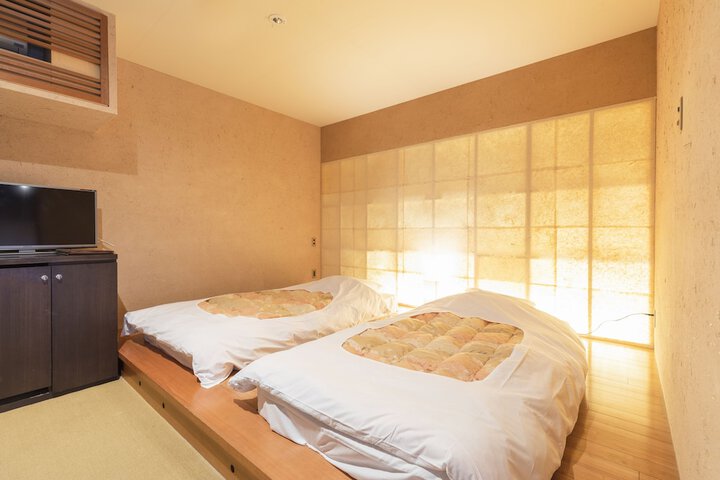 Room 15 of 50