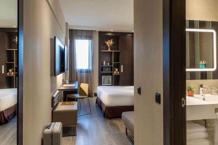 Room 36 of 206