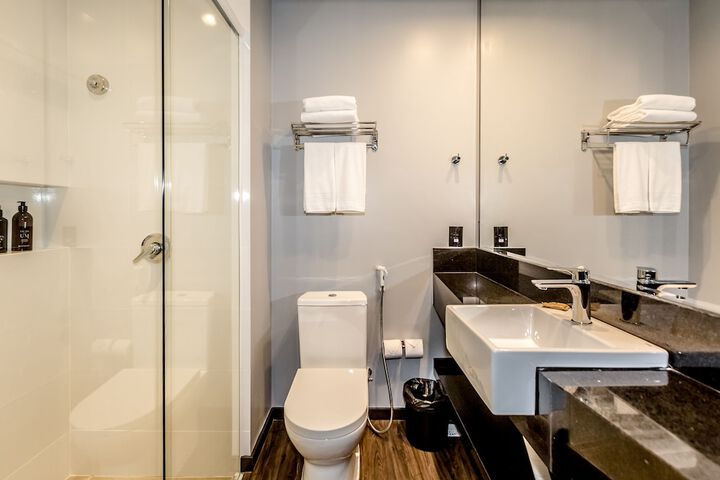 Room 32 of 42