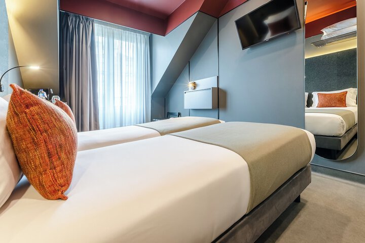 Room 13 di 34
