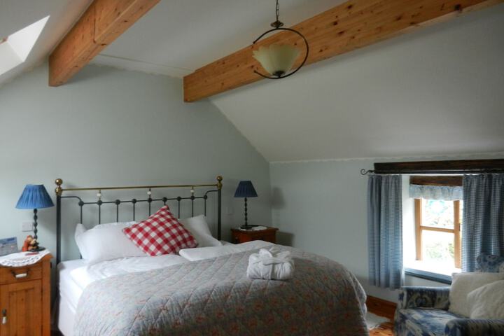 Room 4 of 25