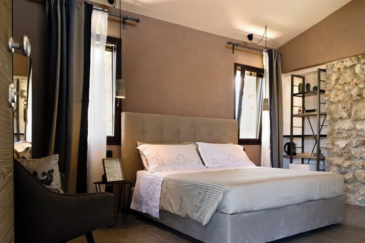 Room 45 of 124