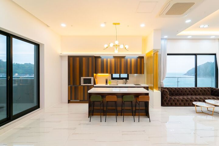 Room 34 of 60