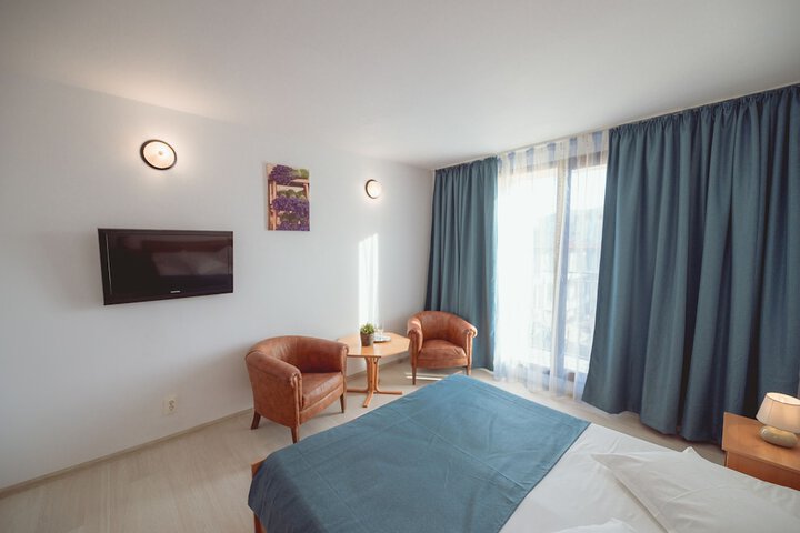 Room 2 of 30