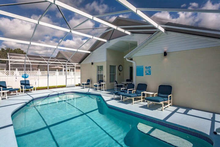 Pool 16 of 30