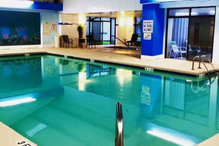 Pool 14 of 18