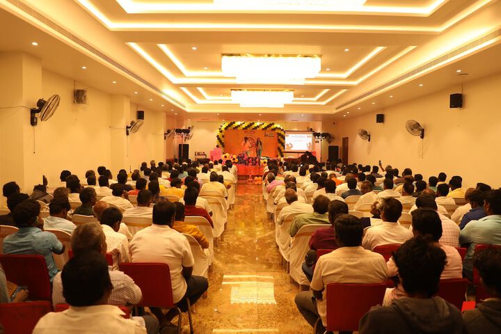 Ballroom/Hall 44 of 103