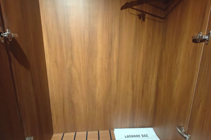 Room 34 of 68